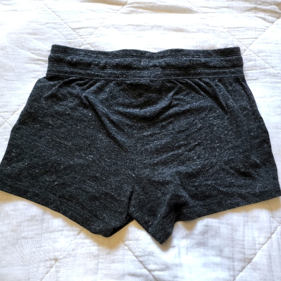 Nike Shorts (Small) - Picture 2 of 4